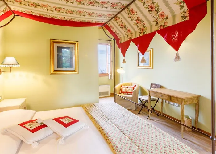 La Tana Del Ghiro 18, Emma