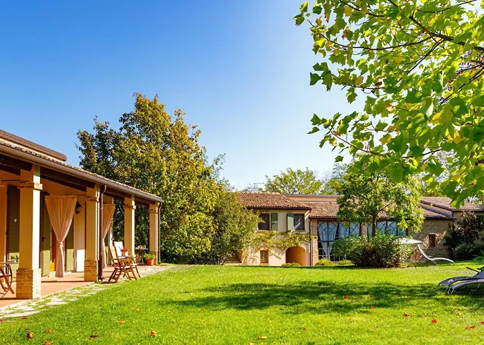 La Tana Del Ghiro 18, Emma *