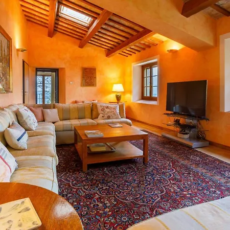 Villa La Tana Del Ghiro 18, Emma Ravena