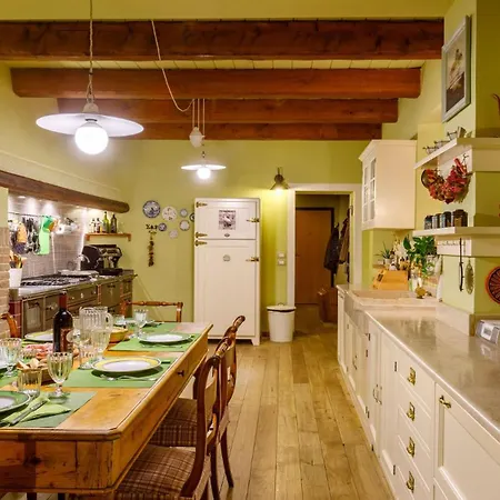 Βίλα La Tana Del Ghiro 18, Emma *