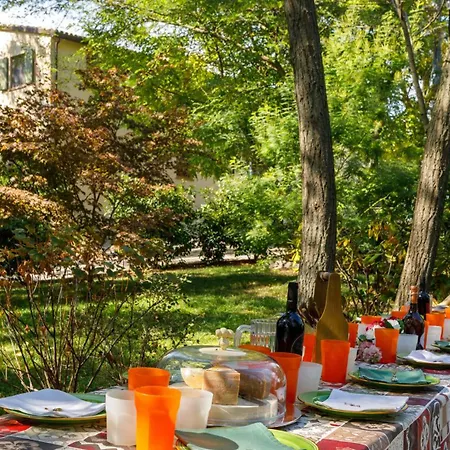 La Tana Del Ghiro 18, Emma Βίλα