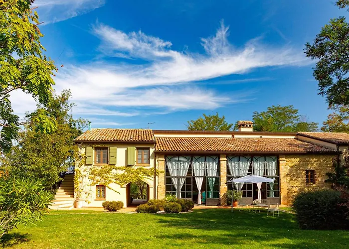 La Tana Del Ghiro 18, Emma Βίλα